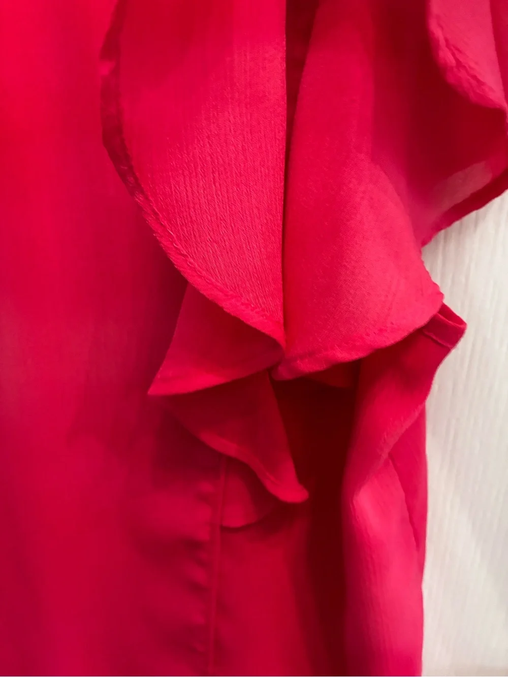 Hot pink Ruffle top Size Small - Picture 4 of 4